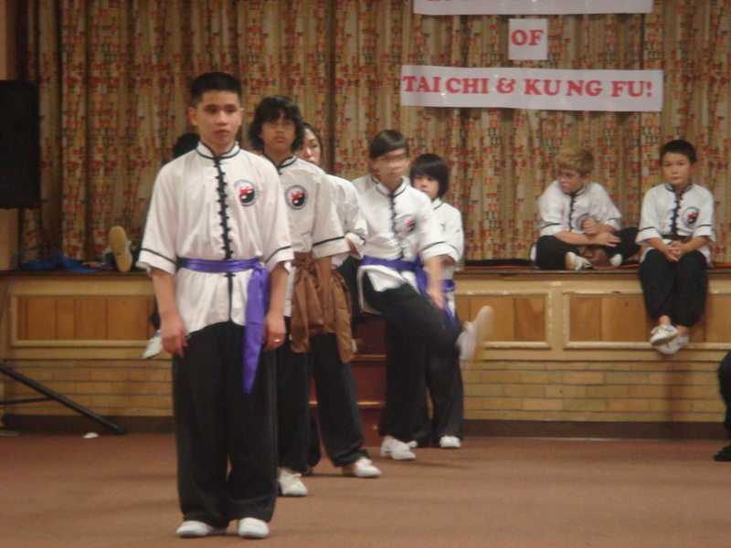 Image: /media/?path=/sports/Kung Fu/2007-10-06 Malee's School's 13 Anniversary/20071006-140700-0.jpg